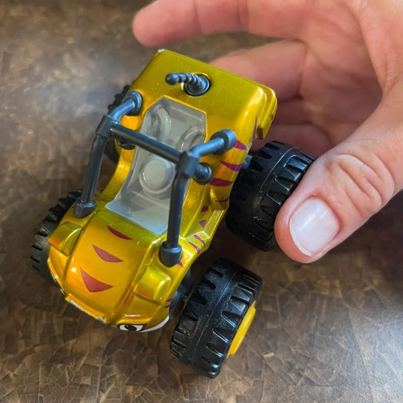 Blaze and the Monster Machines Metallic 2014! - Picture 3 of 5